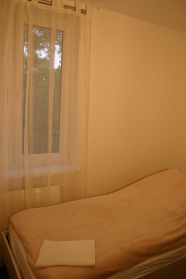Noclegi Piastow Homestay
