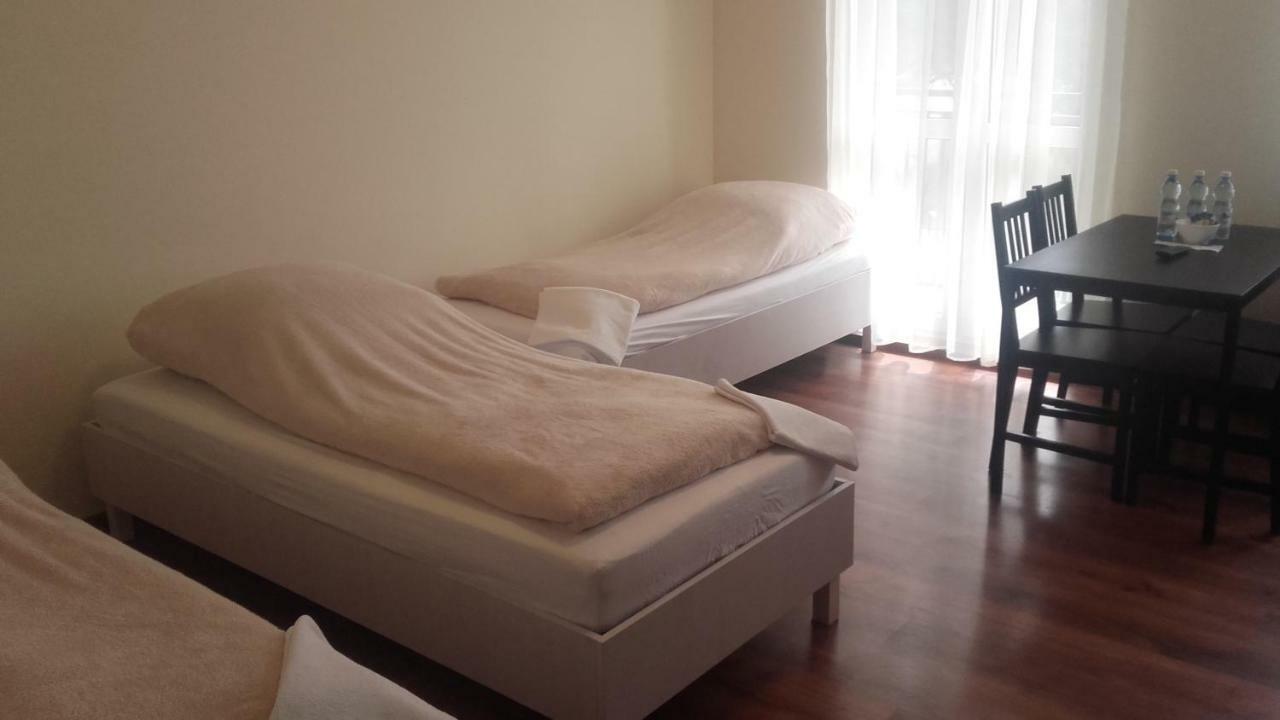 Homestay Noclegi Piastow *